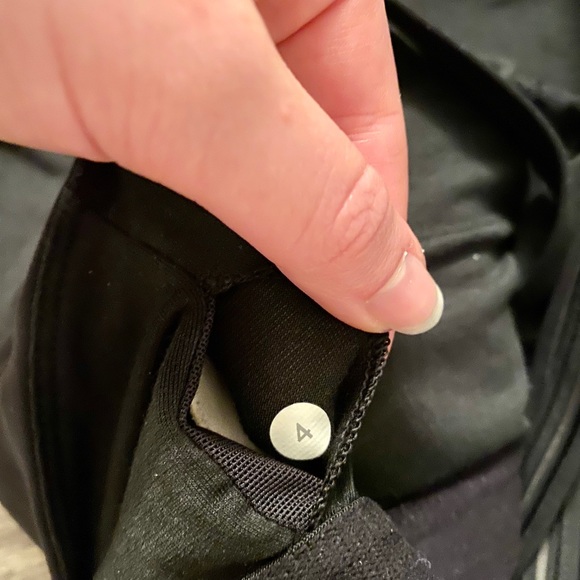 Lululemon Built In Bra Tank - Picture 1 of 3